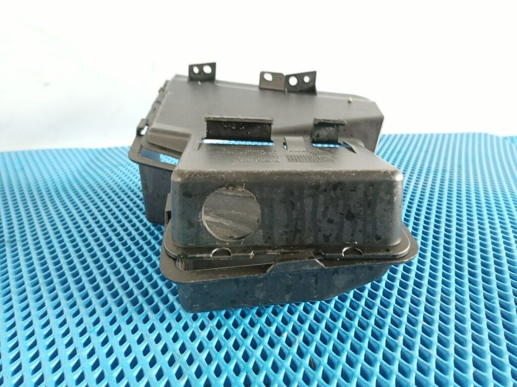 бардачок б/у - 1